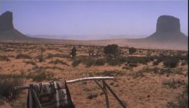 Gran plano general sacado de una escena de la pelicula Centauros del desierto